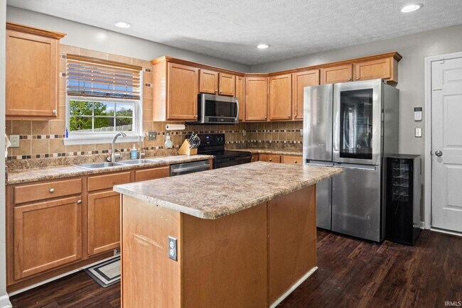 Building Photo - Beautiful South Lafayette Home Near Sterling Heights Park