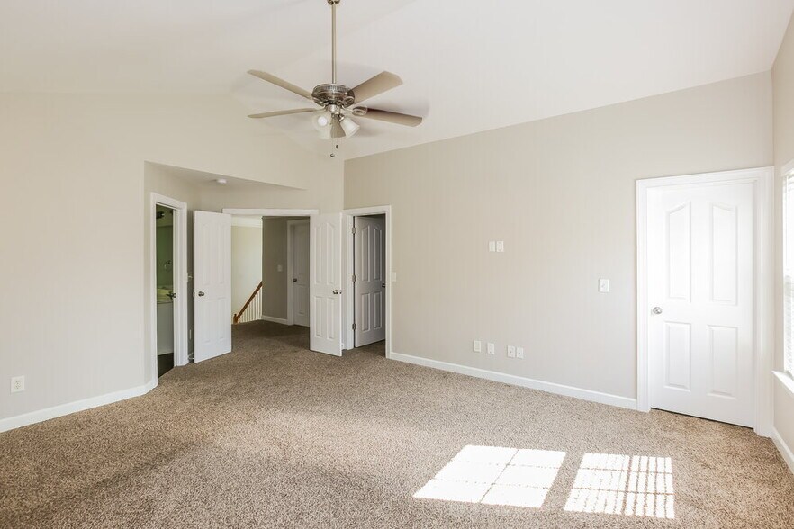 Building Photo - 2926 Island Point Dr NW