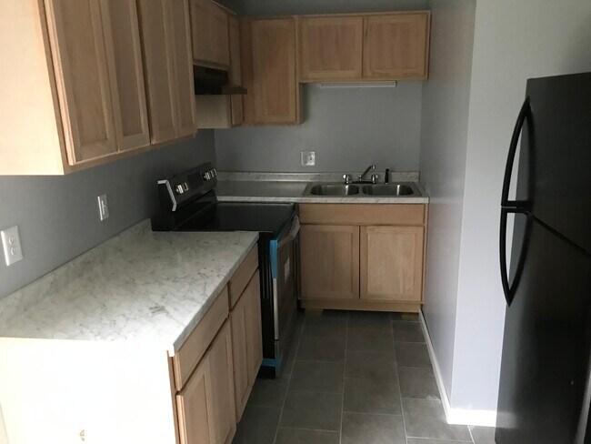 Building Photo - 5770 Aftonshire Dr