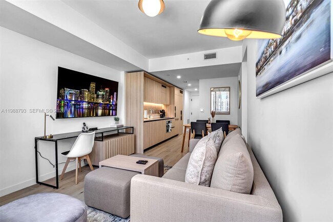 Building Photo - 225 N Miami Ave