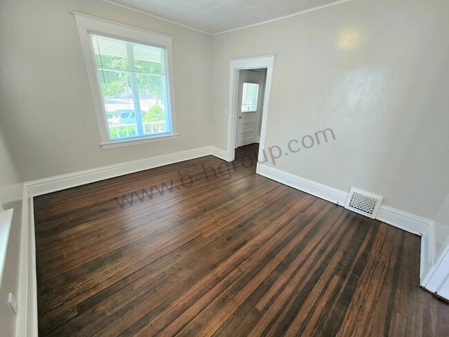 Building Photo - 1808 56th St