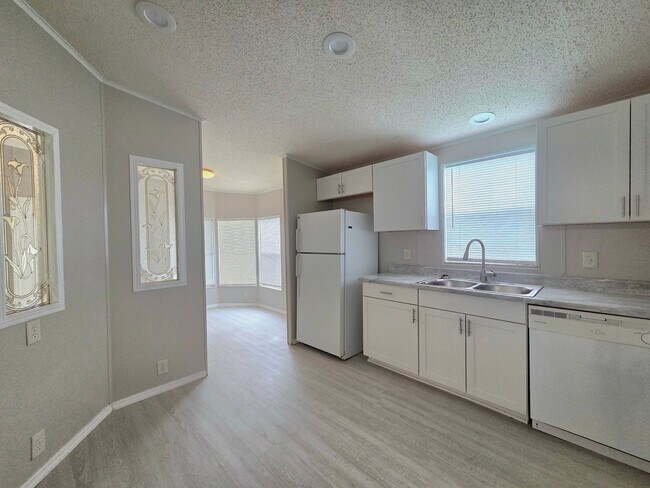 Building Photo - Beautiful 3Bed/2Bath Home in Lakeland