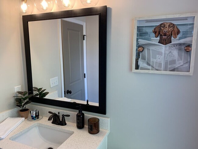 Building Photo - 4230 Old Cherokee St