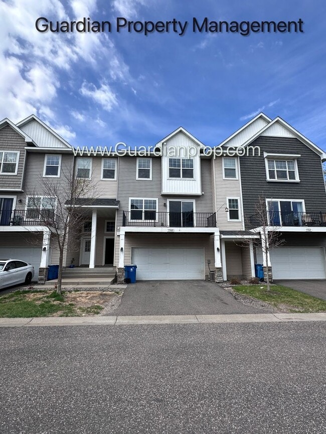 Building Photo - Champlin Town Home, 2 Car Garage, Dishwasher, Washer/Dryer, Balcony, May/June Move in Dates