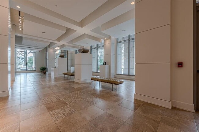 Building Photo - 2795 Peachtree Rd NE