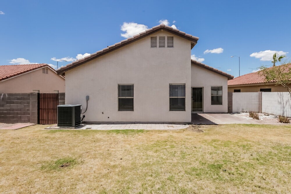 Building Photo - 10457 E Birchwood Ave