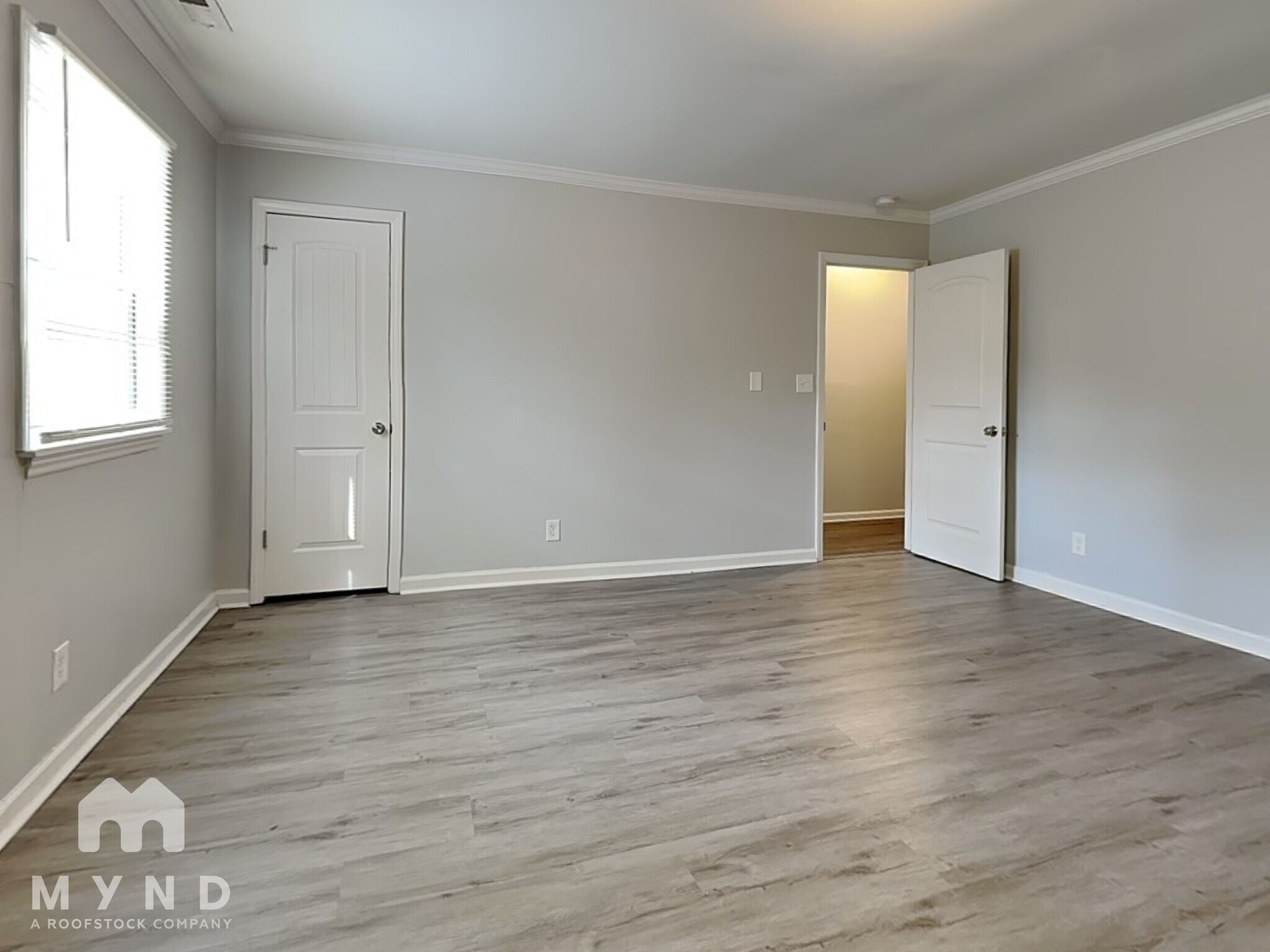 Building Photo - 2301 Charles St