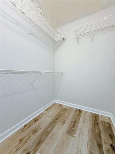 Building Photo - 1449 Springleaf Cir SE