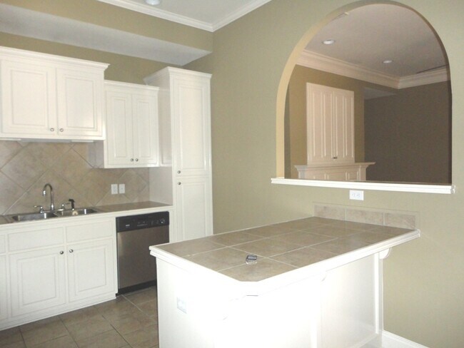 Building Photo - Shenandoah area 3BR/2BA house with dbl garage