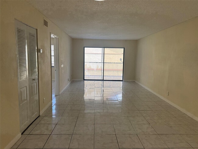 Building Photo - 3512 NW 114th Ln