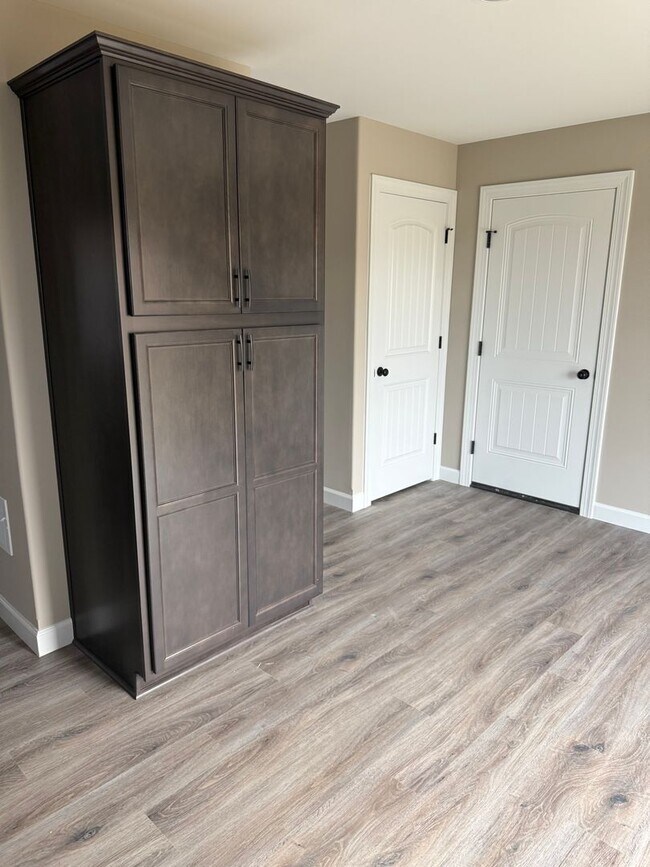 Building Photo - 243 Woodridge Dr