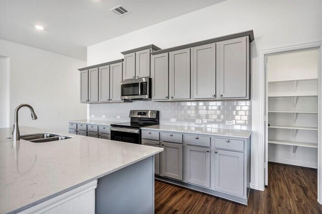 Building Photo - 506 Sixpence Ln