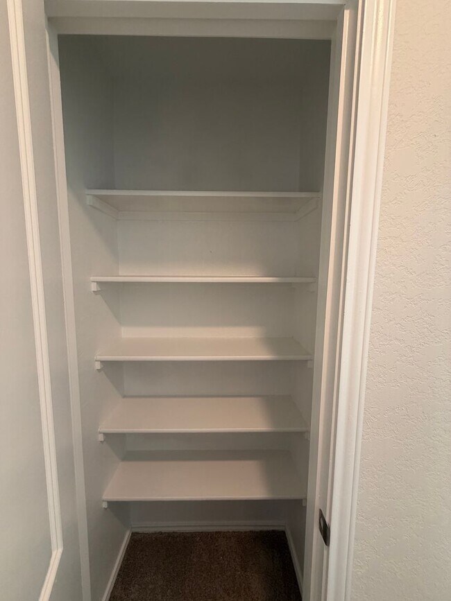 Building Photo - Redbird Ranch/ DR Horton Home For rent