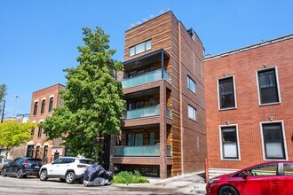 Building Photo - 513 N May St