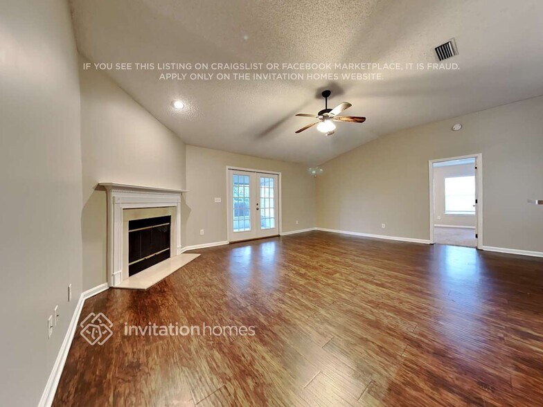 Building Photo - 3762 Woodbriar Dr