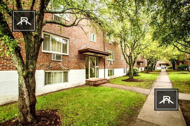 Building Photo - 2 bedroom in Chestnut Hill MA 02467
