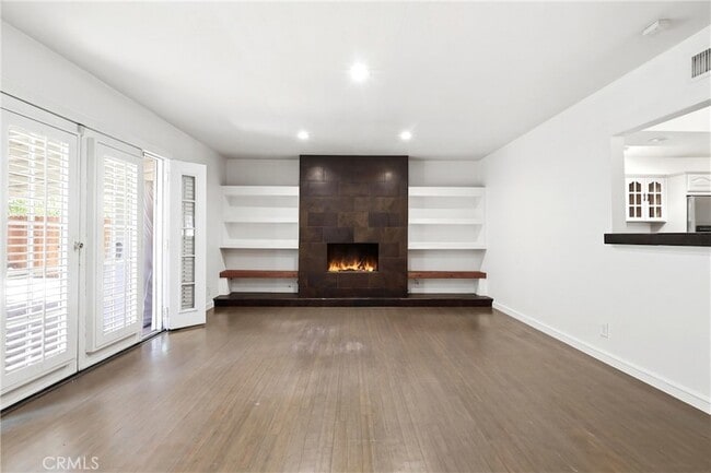 Building Photo - 524 E Ghent St