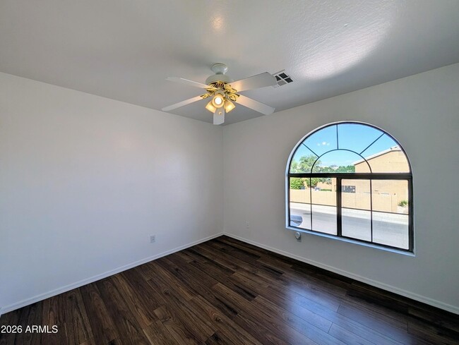 Building Photo - 6416 N 78th Ln