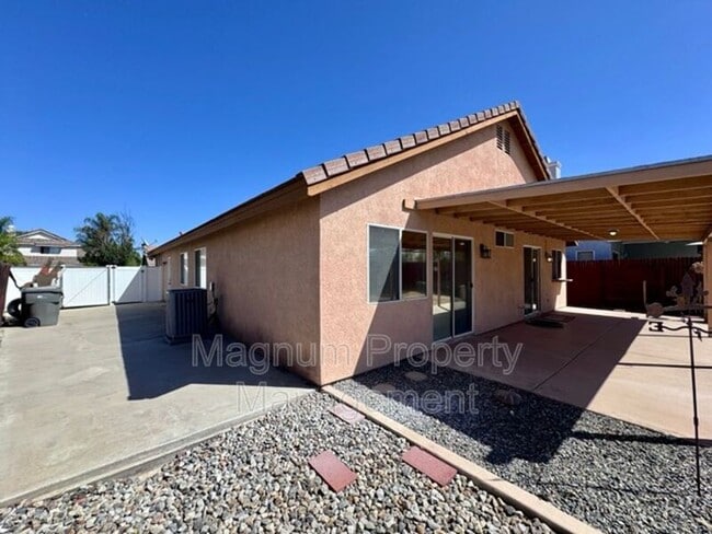 Building Photo - 27081 School Park Dr