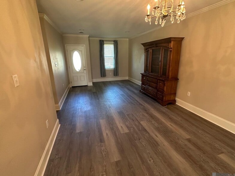 Building Photo - 9620 Island Rd