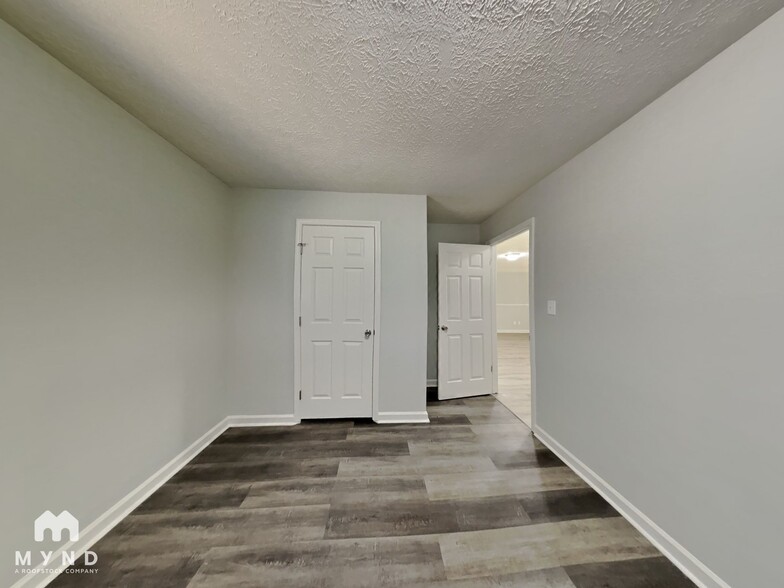 Building Photo - 360 Heaton Rd