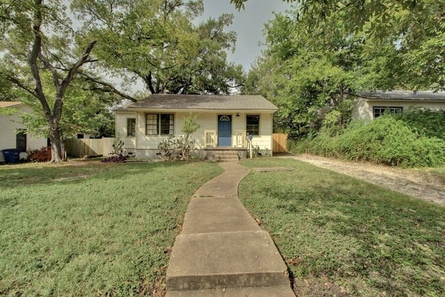 Building Photo - 3214 Larry Lane