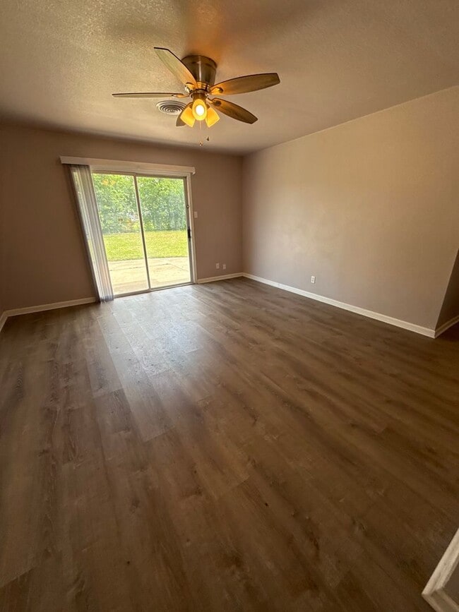 Building Photo - 3-Bedroom House for Rent in Killeen, TX