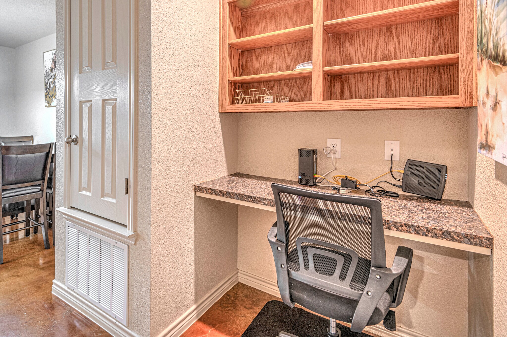 Building Photo - 1607 Powder River Dr APT B