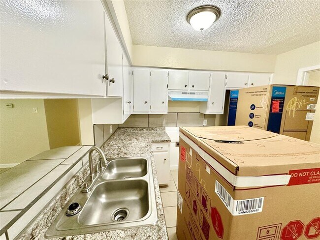 Building Photo - 5206 Regency Cove
