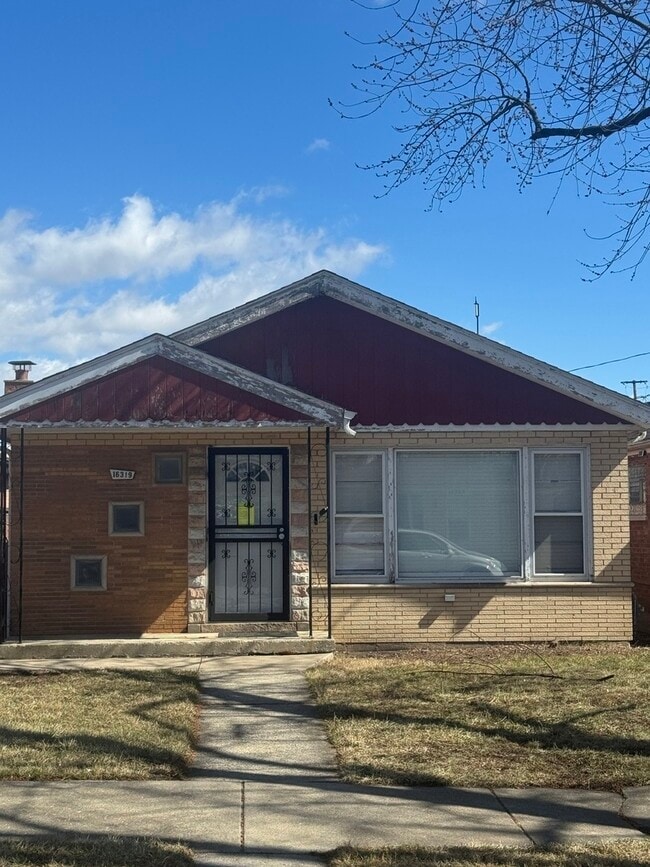 Building Photo - 16319 Carse Ave