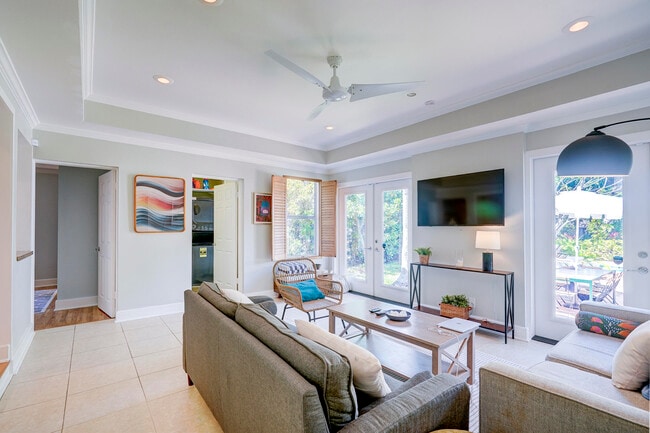 Building Photo - 411 26th St