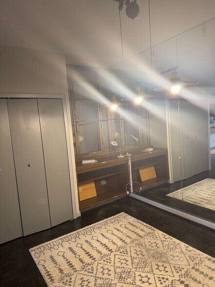 Building Photo - 145 15th St NE