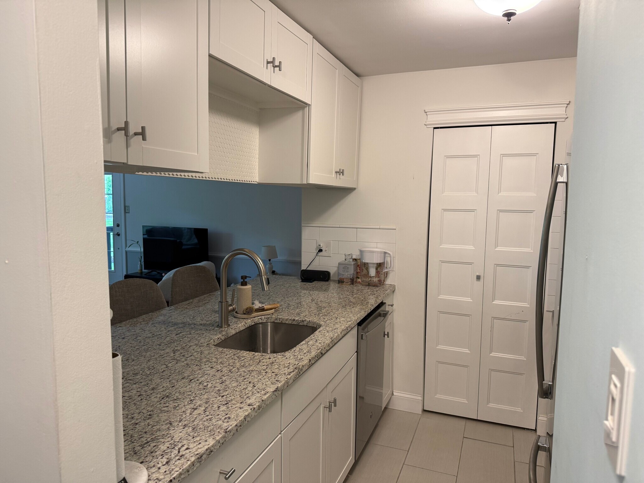 Building Photo - 2003 The Woods II