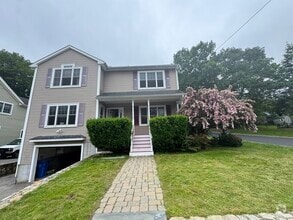 Building Photo - 44 Rockridge Rd