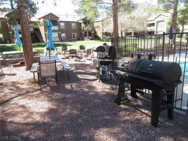 Building Photo - 555 E Silverado Ranch Blvd