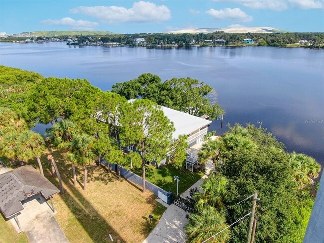 Building Photo - 9901 Bay Dr