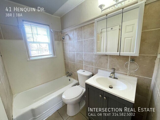 Building Photo - 41 Henquin Dr