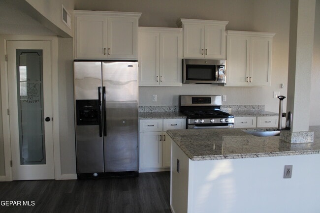 Building Photo - 11100 La Quinta Pl