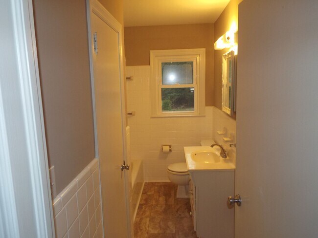 Building Photo - 3608 Gurley Dr