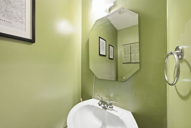Building Photo - 6355 New Market Way