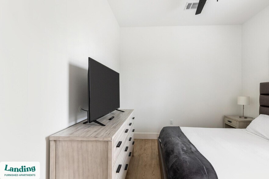 Building Photo - 650 E Sycamore St