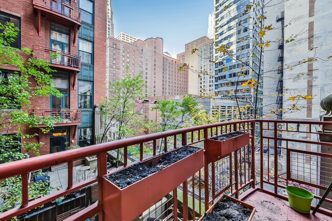 Building Photo - 71 Lower Wacker Dr