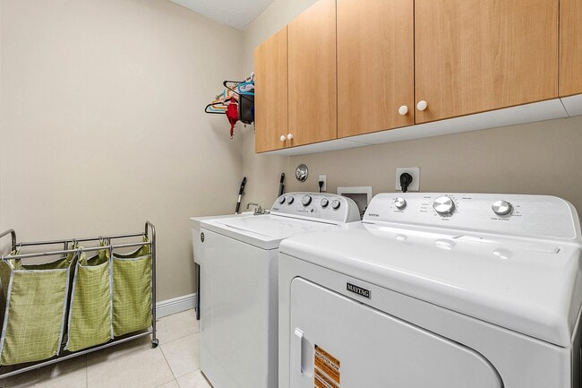 Building Photo - 8097 Via Bolzano