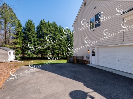 Building Photo - Spacious 6 Bedroom Home with First-Floor Suite, Loft, Garage & Community Pool in South Chesterfield