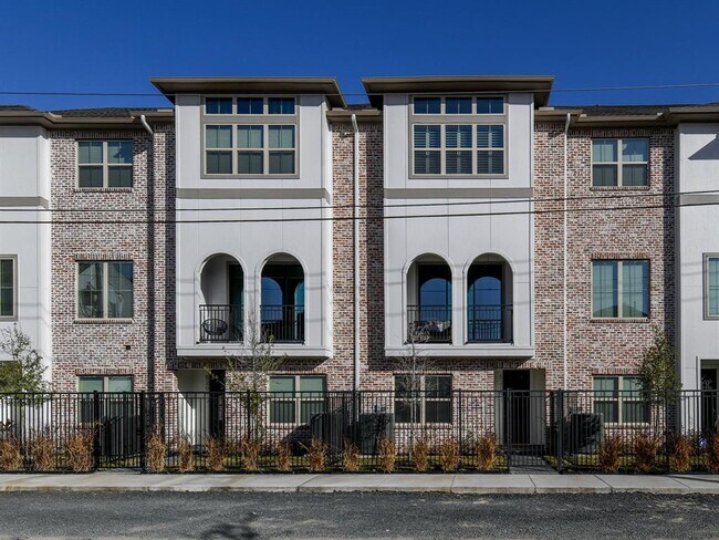 Primary Photo - 5209 Allen St