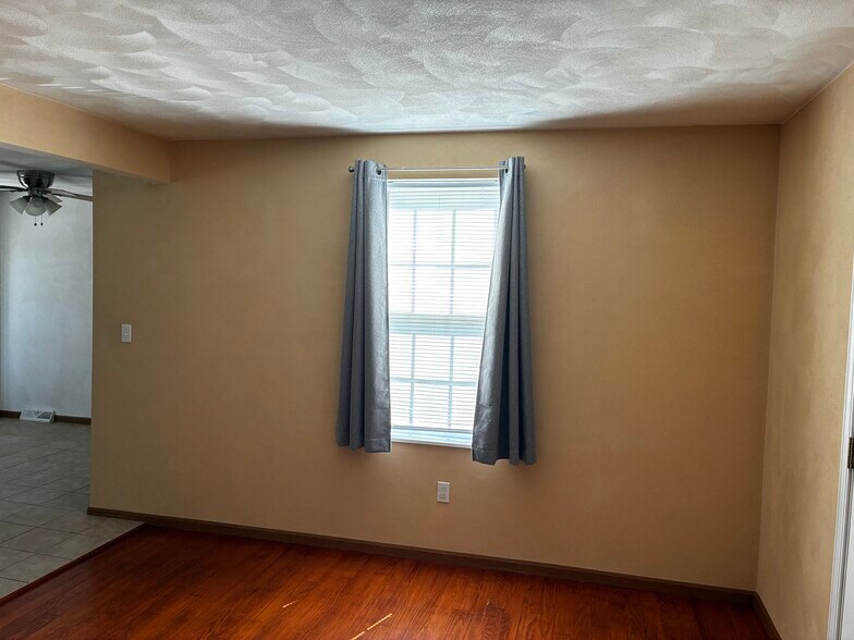 Building Photo - 2625 S Belt W