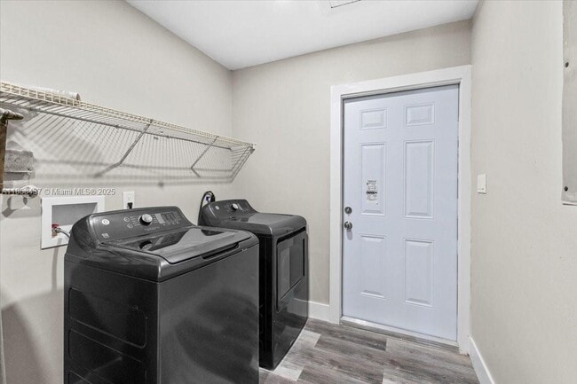 Building Photo - 6120 SW 63rd St