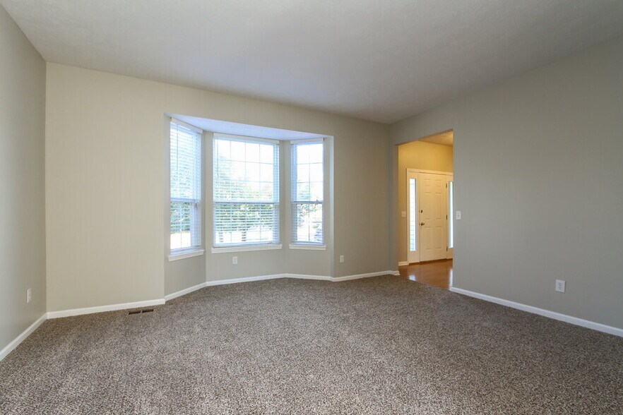 Building Photo - 8339 Glen Highlands Dr