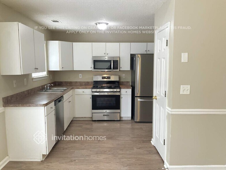 Building Photo - 4799 Score Ct