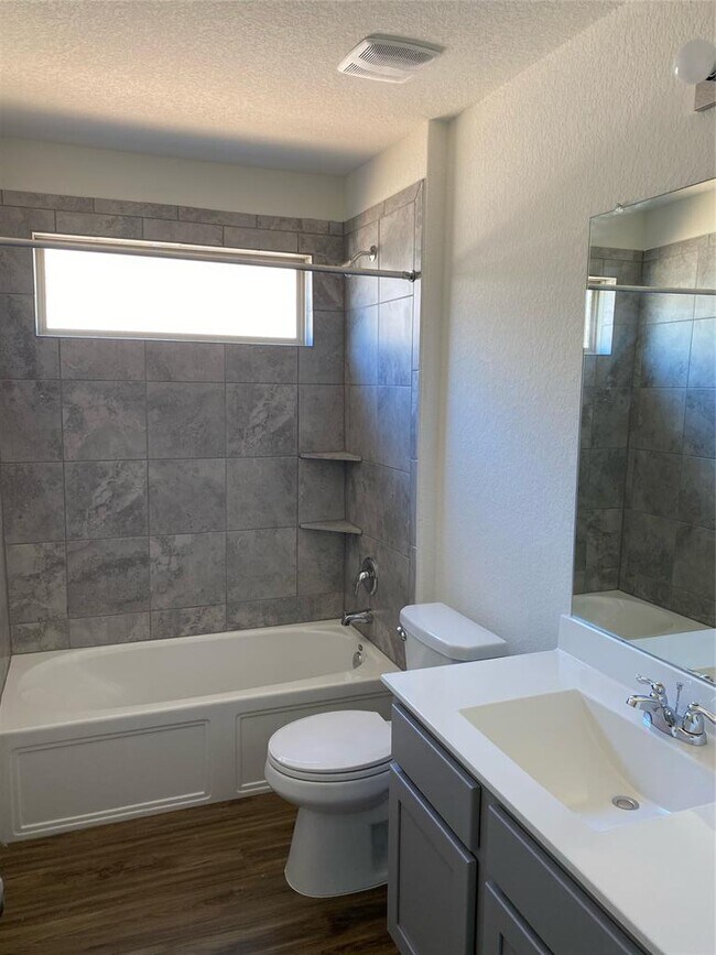 Building Photo - 3444 Pauling Loop